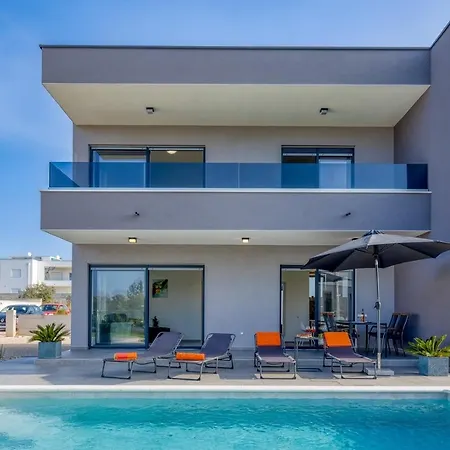 Holiday home House Lipa With Private Pool Peroj