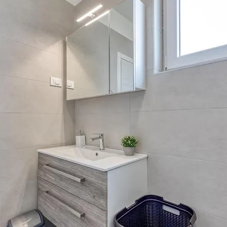 House Lipa With Private Pool Holiday home *