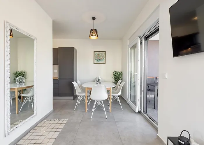 House Lipa With Private Pool Vikendica *