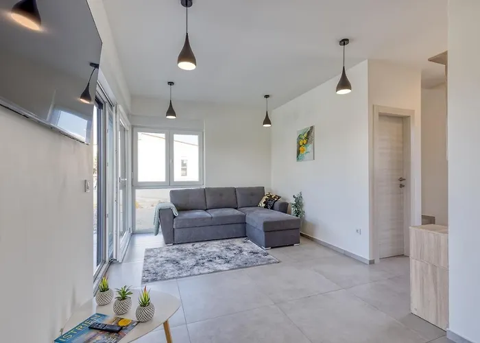 House Lipa With Private Pool *