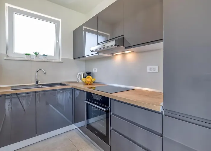 House Lipa With Private Pool * Peroj