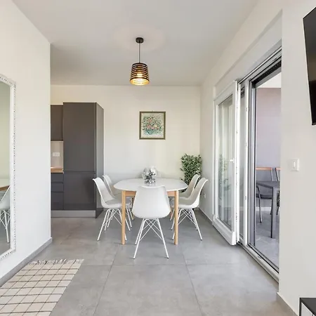 House Lipa With Private Pool Holiday home *