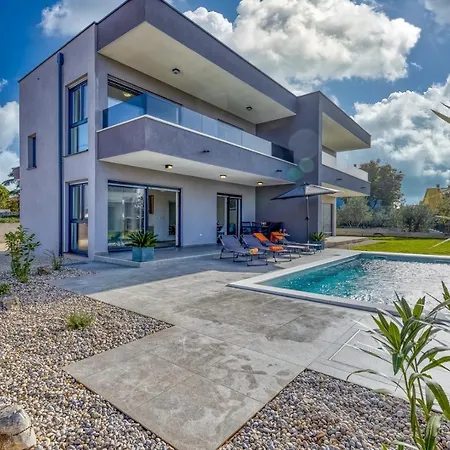 House Lipa With Private Pool *