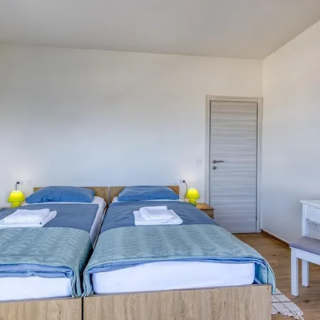 Holiday home House Lipa With Private Pool Peroj