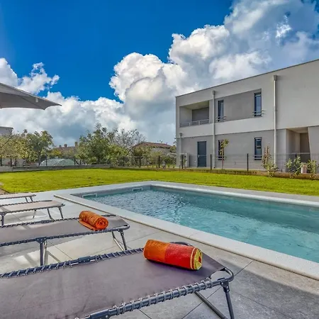 Holiday home House Lipa With Private Pool Peroj