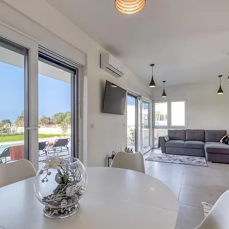 House Lipa With Private Pool * Peroj
