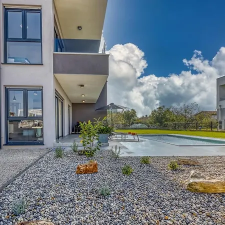 House Lipa With Private Pool *