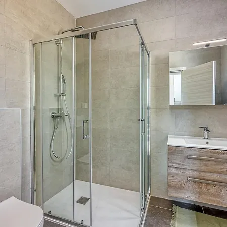 House Lipa With Private Pool Peroj